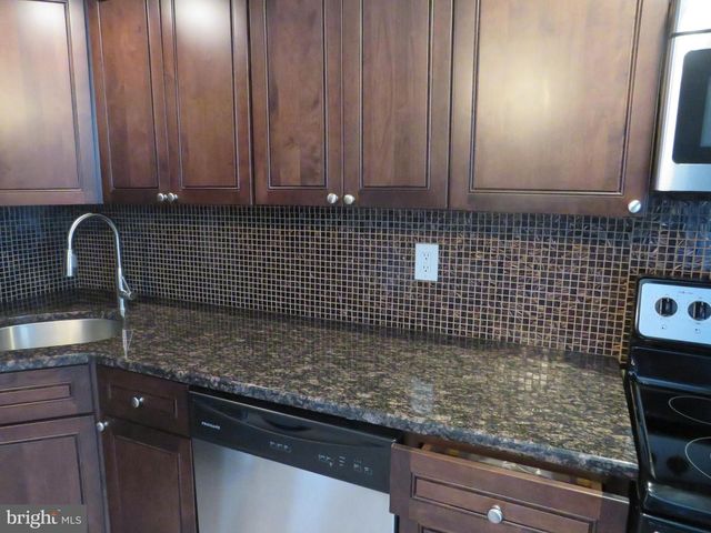 1816 SILVER CT, Hamilton, NJ 08690