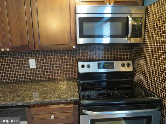 1816 SILVER CT, Hamilton, NJ 08690