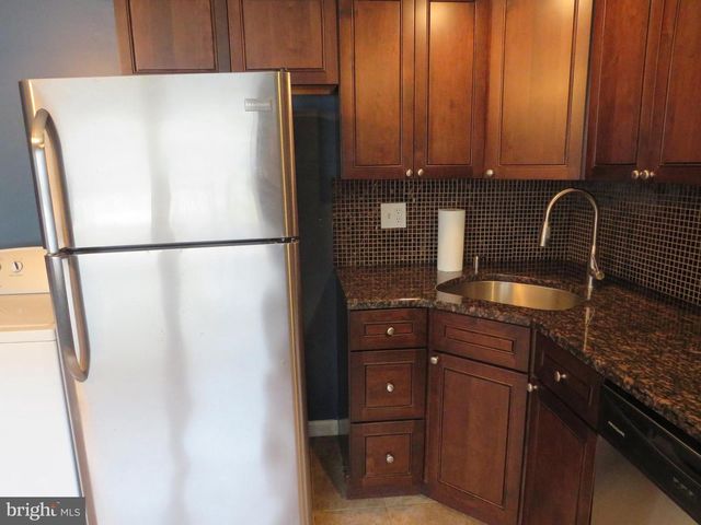 1816 SILVER CT, Hamilton, NJ 08690