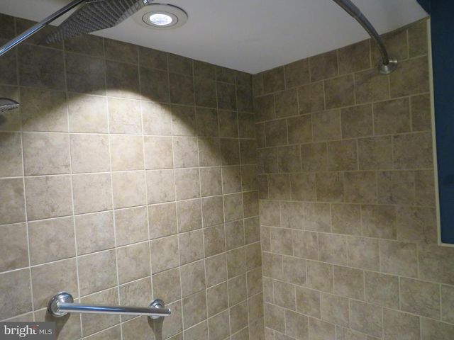 1816 SILVER CT, Hamilton, NJ 08690