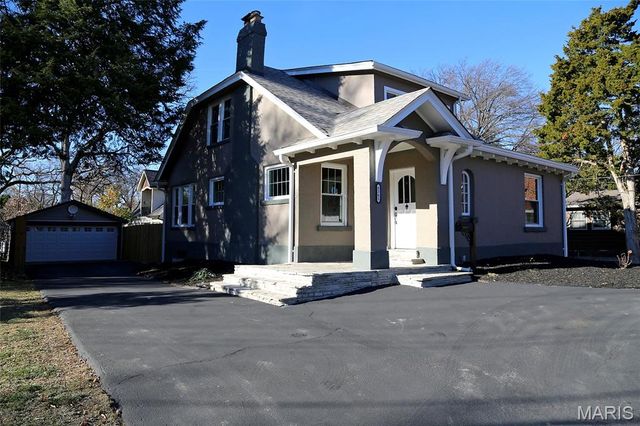 8361 Big Bend Boulevard, Webster Groves, MO 63119