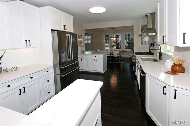 8361 Big Bend Boulevard, Webster Groves, MO 63119