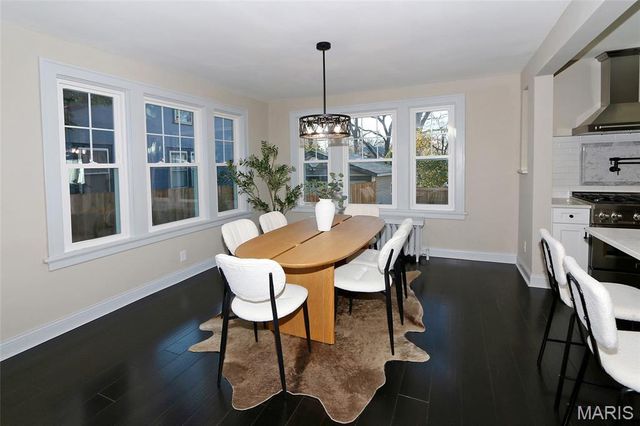 8361 Big Bend Boulevard, Webster Groves, MO 63119