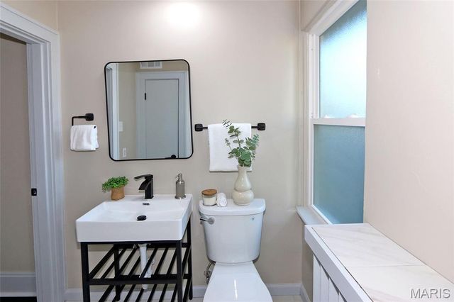 8361 Big Bend Boulevard, Webster Groves, MO 63119