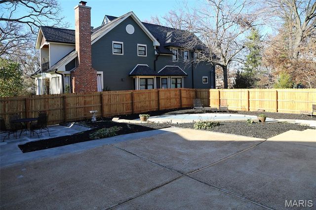 8361 Big Bend Boulevard, Webster Groves, MO 63119