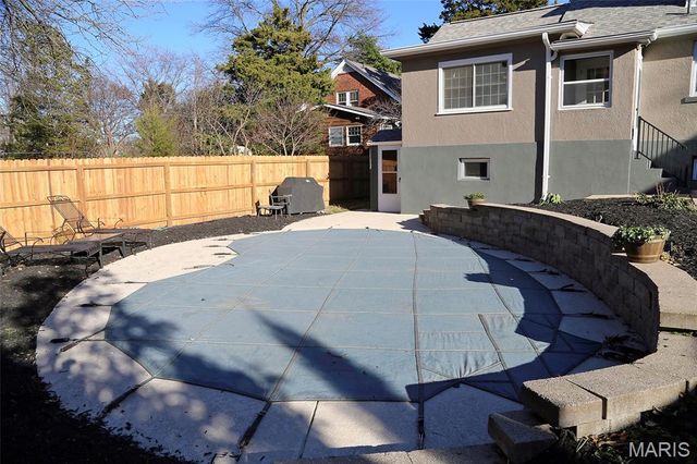 8361 Big Bend Boulevard, Webster Groves, MO 63119