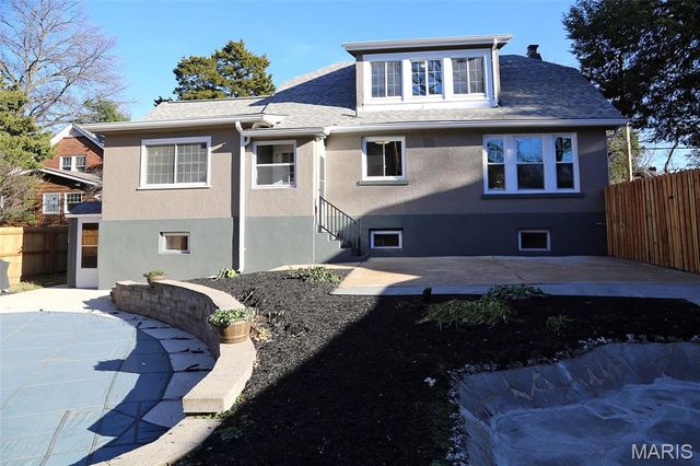 8361 Big Bend Boulevard, Webster Groves, MO 63119