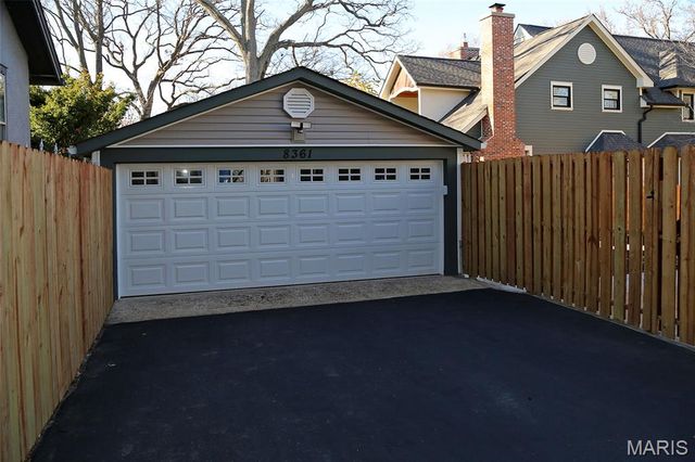 8361 Big Bend Boulevard, Webster Groves, MO 63119