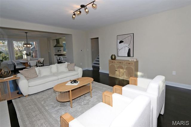 8361 Big Bend Boulevard, Webster Groves, MO 63119