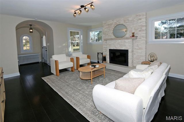 8361 Big Bend Boulevard, Webster Groves, MO 63119