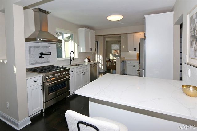 8361 Big Bend Boulevard, Webster Groves, MO 63119