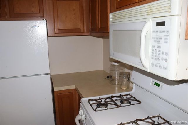 179 Terri Dr., Dearborn Heights, MI 48127