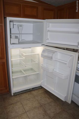 179 Terri Dr., Dearborn Heights, MI 48127