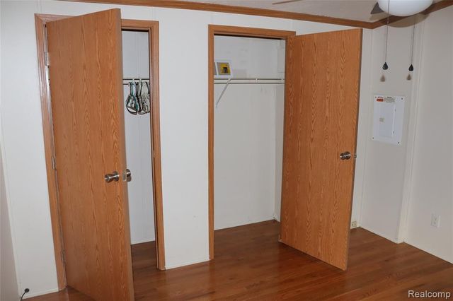 179 Terri Dr., Dearborn Heights, MI 48127