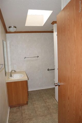 179 Terri Dr., Dearborn Heights, MI 48127