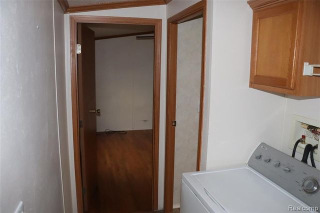 179 Terri Dr., Dearborn Heights, MI 48127