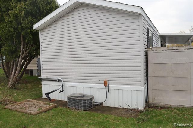 179 Terri Dr., Dearborn Heights, MI 48127