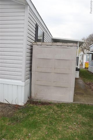 179 Terri Dr., Dearborn Heights, MI 48127