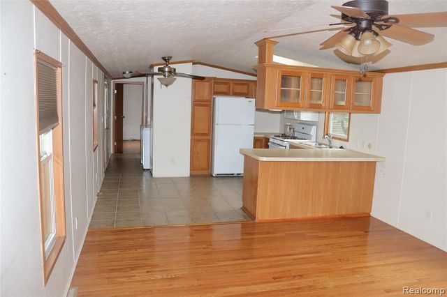 179 Terri Dr., Dearborn Heights, MI 48127