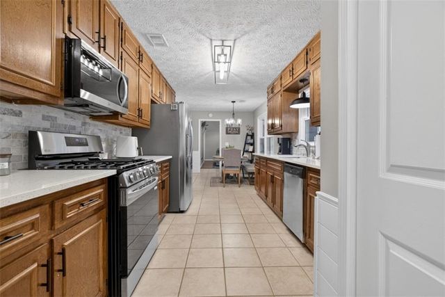 3756 Southgate Drive SW, Lilburn, GA 30047