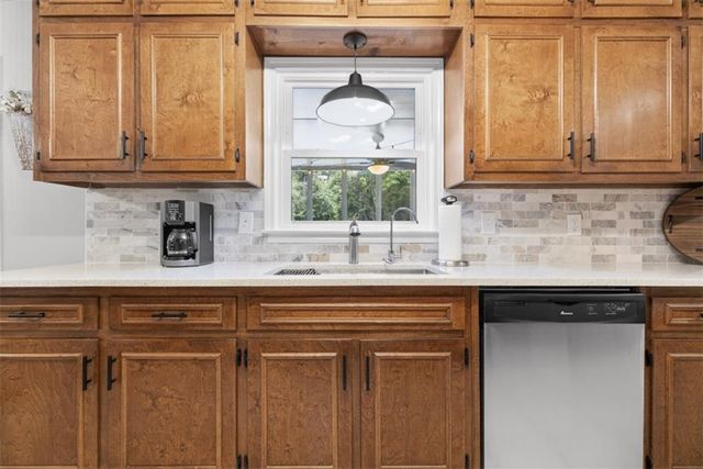 3756 Southgate Drive SW, Lilburn, GA 30047