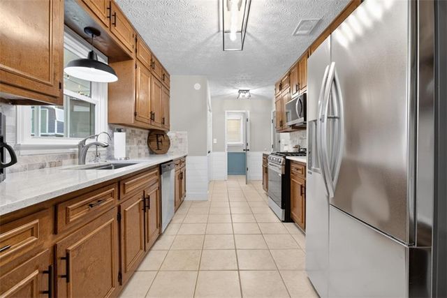 3756 Southgate Drive SW, Lilburn, GA 30047
