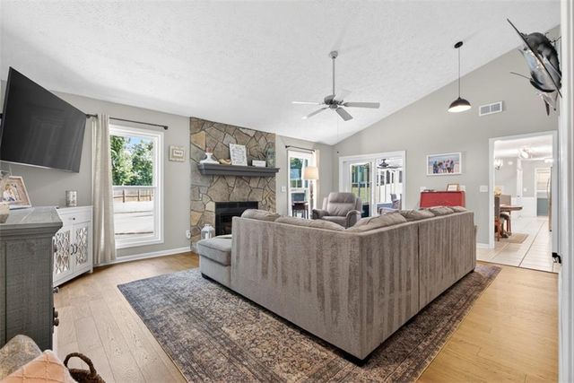 3756 Southgate Drive SW, Lilburn, GA 30047