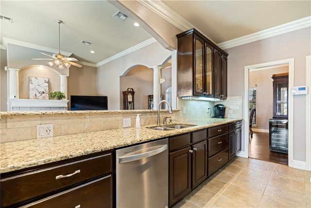 5402 King Acres Dr, Corpus Christi, TX 78414