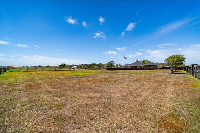5402 King Acres Dr, Corpus Christi, TX 78414