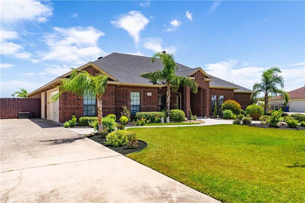 5402 King Acres Dr, Corpus Christi, TX 78414 — photo 2