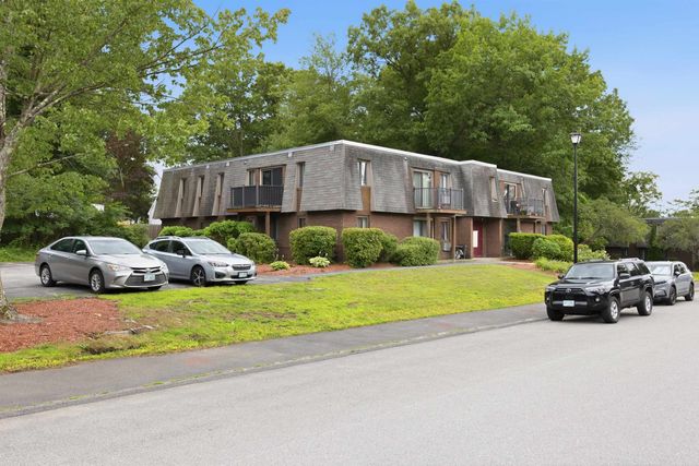 56 Robert Court C, Manchester, NH 03103