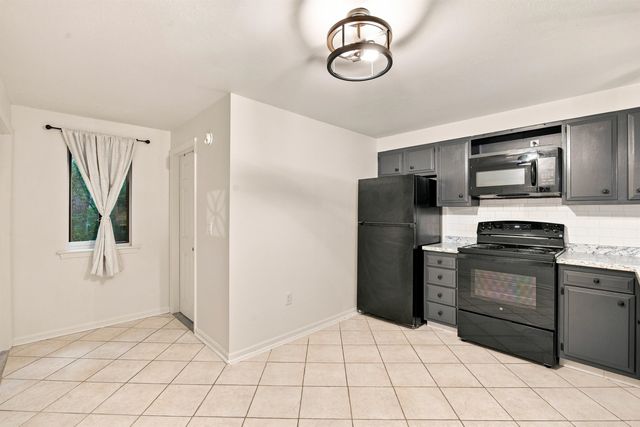 56 Robert Court C, Manchester, NH 03103
