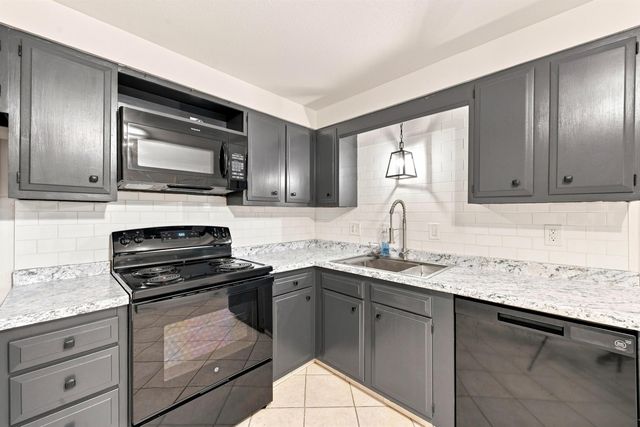 56 Robert Court C, Manchester, NH 03103