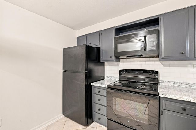 56 Robert Court C, Manchester, NH 03103