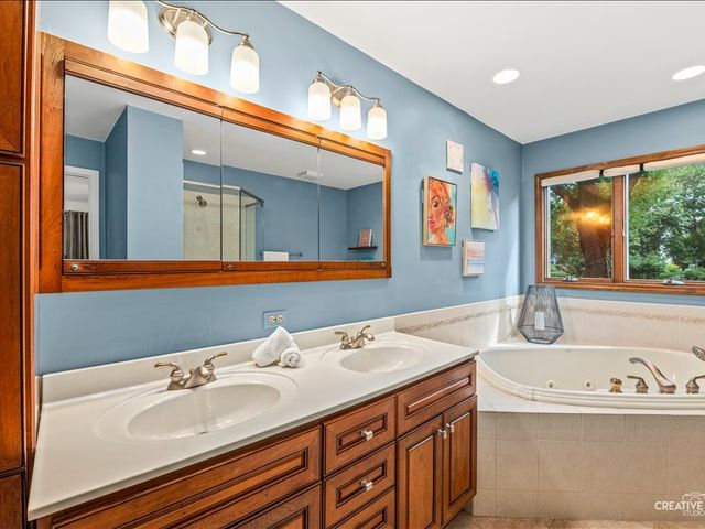612 Bull Run Court, Naperville, IL 60540