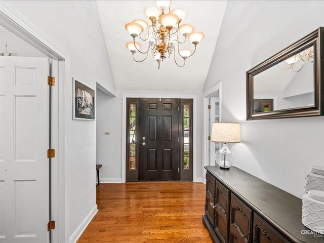 612 Bull Run Court, Naperville, IL 60540