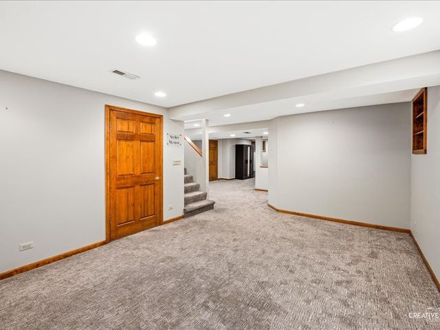 612 Bull Run Court, Naperville, IL 60540