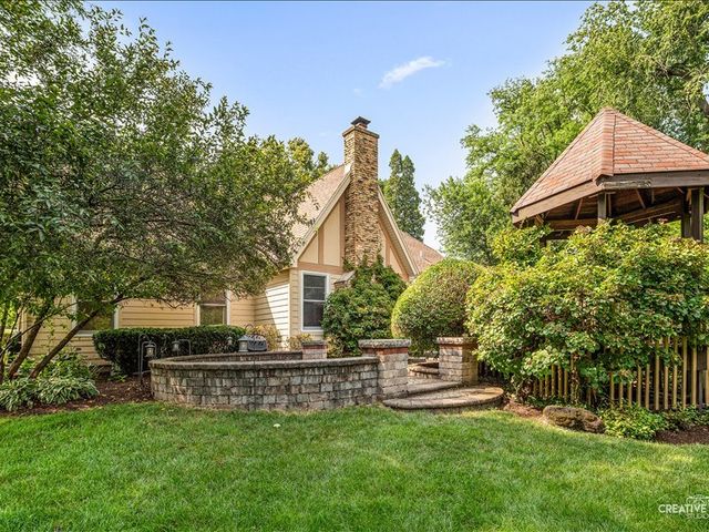 612 Bull Run Court, Naperville, IL 60540
