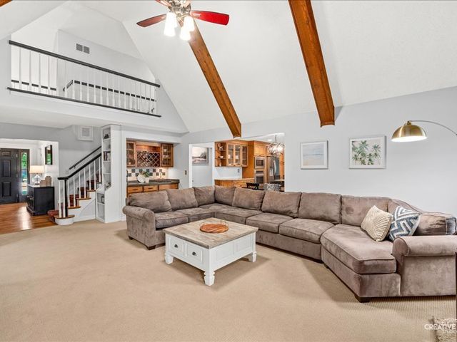 612 Bull Run Court, Naperville, IL 60540