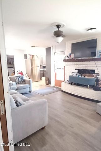 161 Pine Island Drive, Jackson, MS 39206