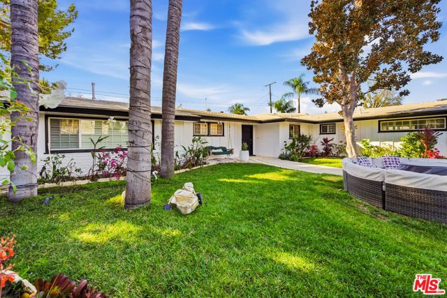 22428 Victory Boulevard, Woodland Hills (los Angeles), CA 91367