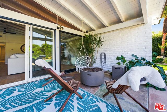 22428 Victory Boulevard, Woodland Hills (los Angeles), CA 91367