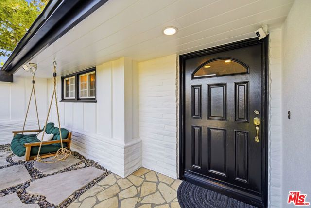 22428 Victory Boulevard, Woodland Hills (los Angeles), CA 91367