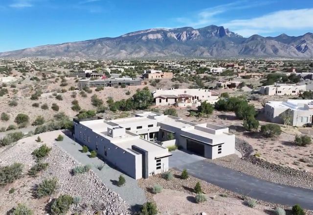 27 Ocate, Placitas, NM 87043