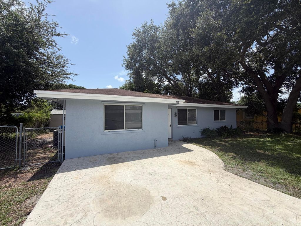 5900 SW 26TH Street, West Park, FL 33023
