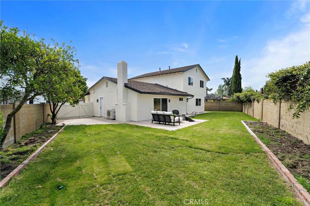 17081 Pleasant, Huntington Beach, CA 92649