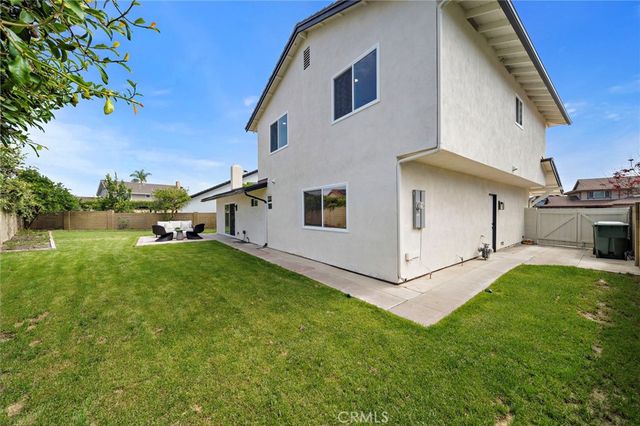 17081 Pleasant, Huntington Beach, CA 92649