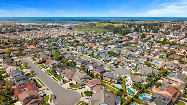 17081 Pleasant, Huntington Beach, CA 92649