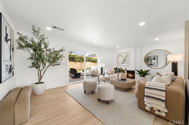 17081 Pleasant, Huntington Beach, CA 92649