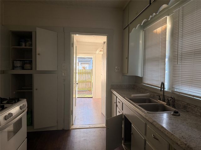 900 W Sears Street, Denison, TX 75020